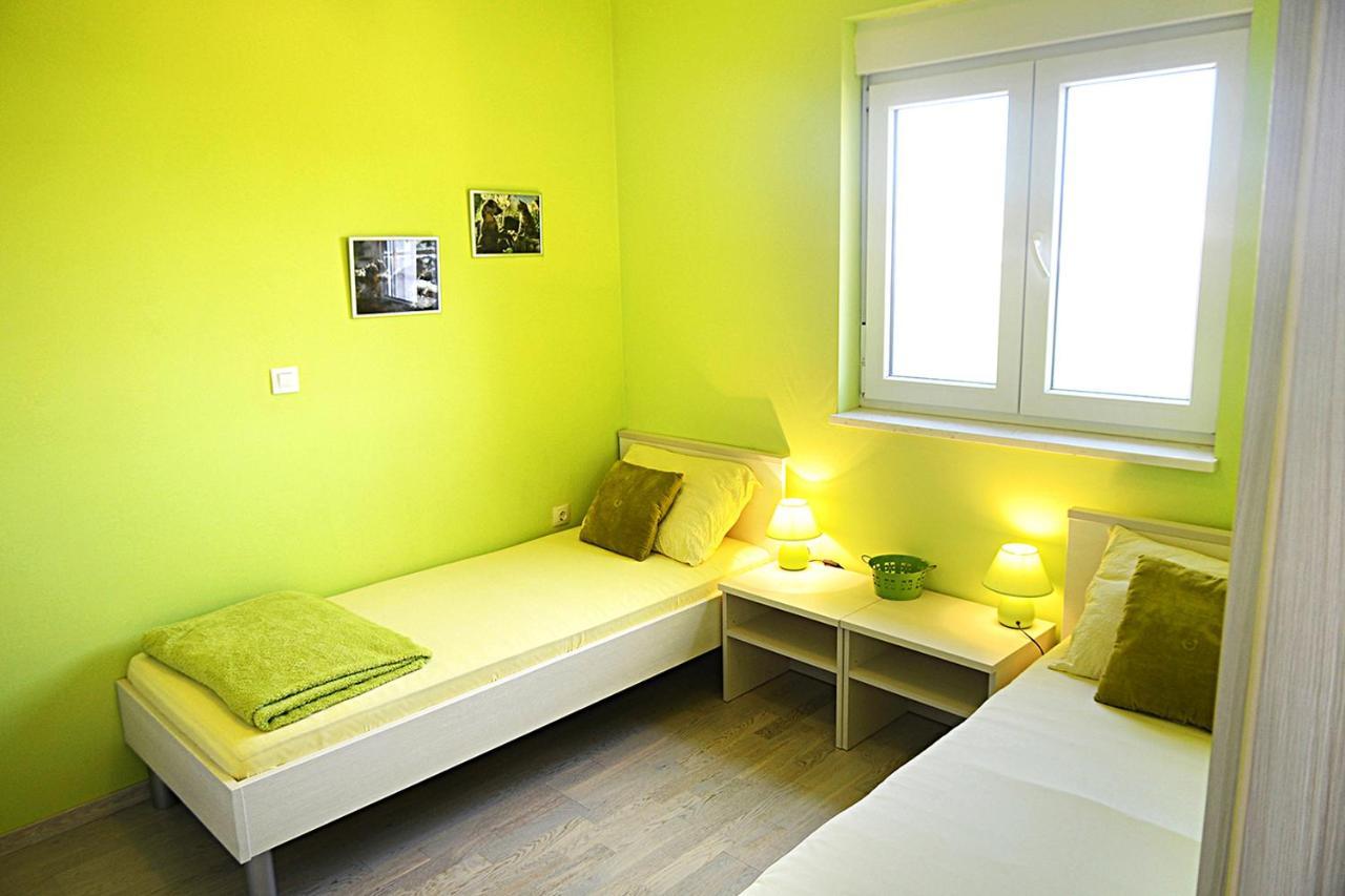 Leona Apartment Pula Ngoại thất bức ảnh