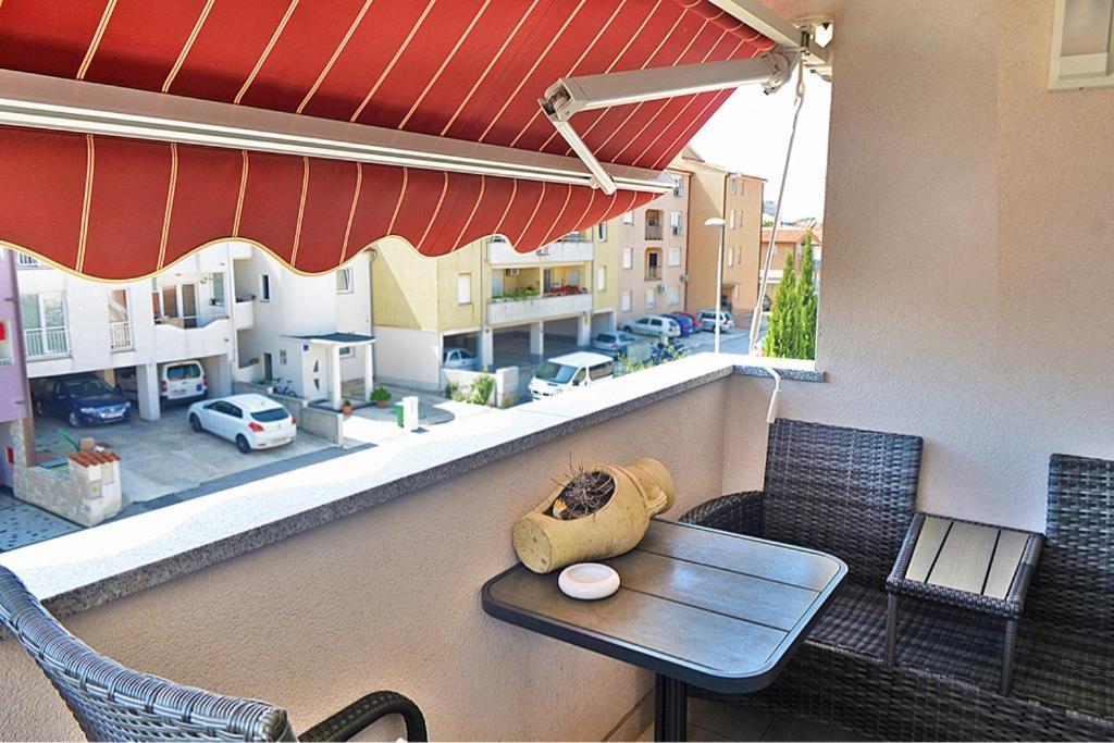 Leona Apartment Pula Ngoại thất bức ảnh