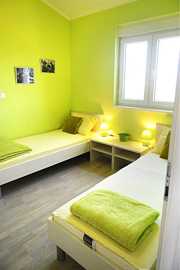 Leona Apartment Pula Ngoại thất bức ảnh
