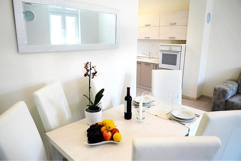 Leona Apartment Pula Ngoại thất bức ảnh