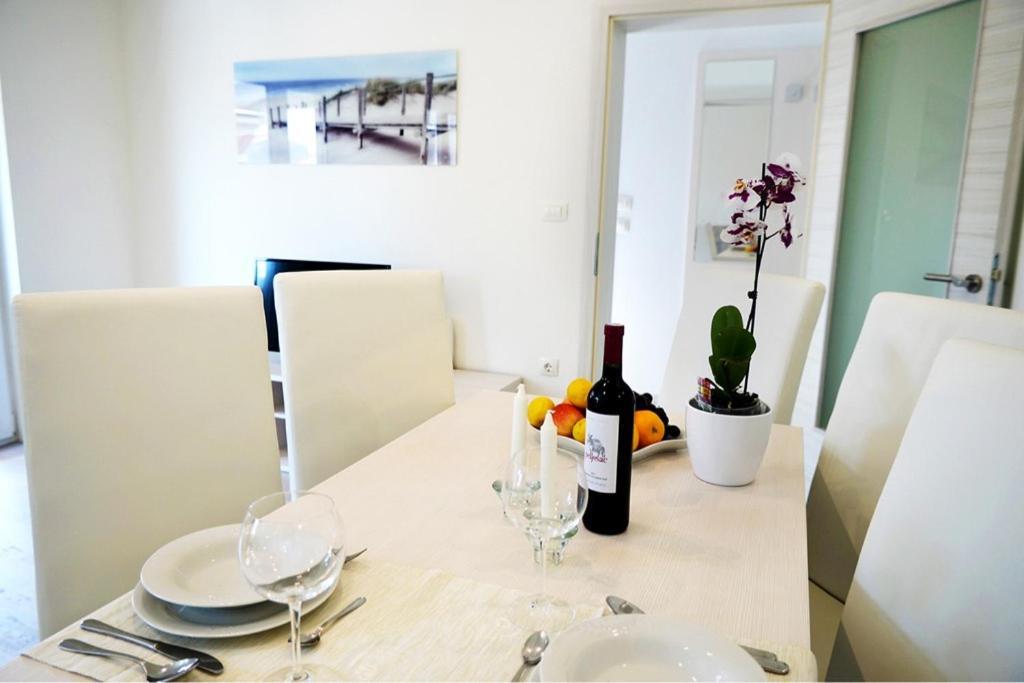 Leona Apartment Pula Ngoại thất bức ảnh